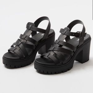 BRAND NEW SANDALS w/ HEEL AND STRAP